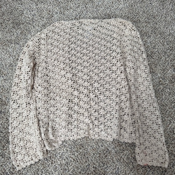 Tiara Cream Cardigan with Textured Knit Design - Picture 3 of 4